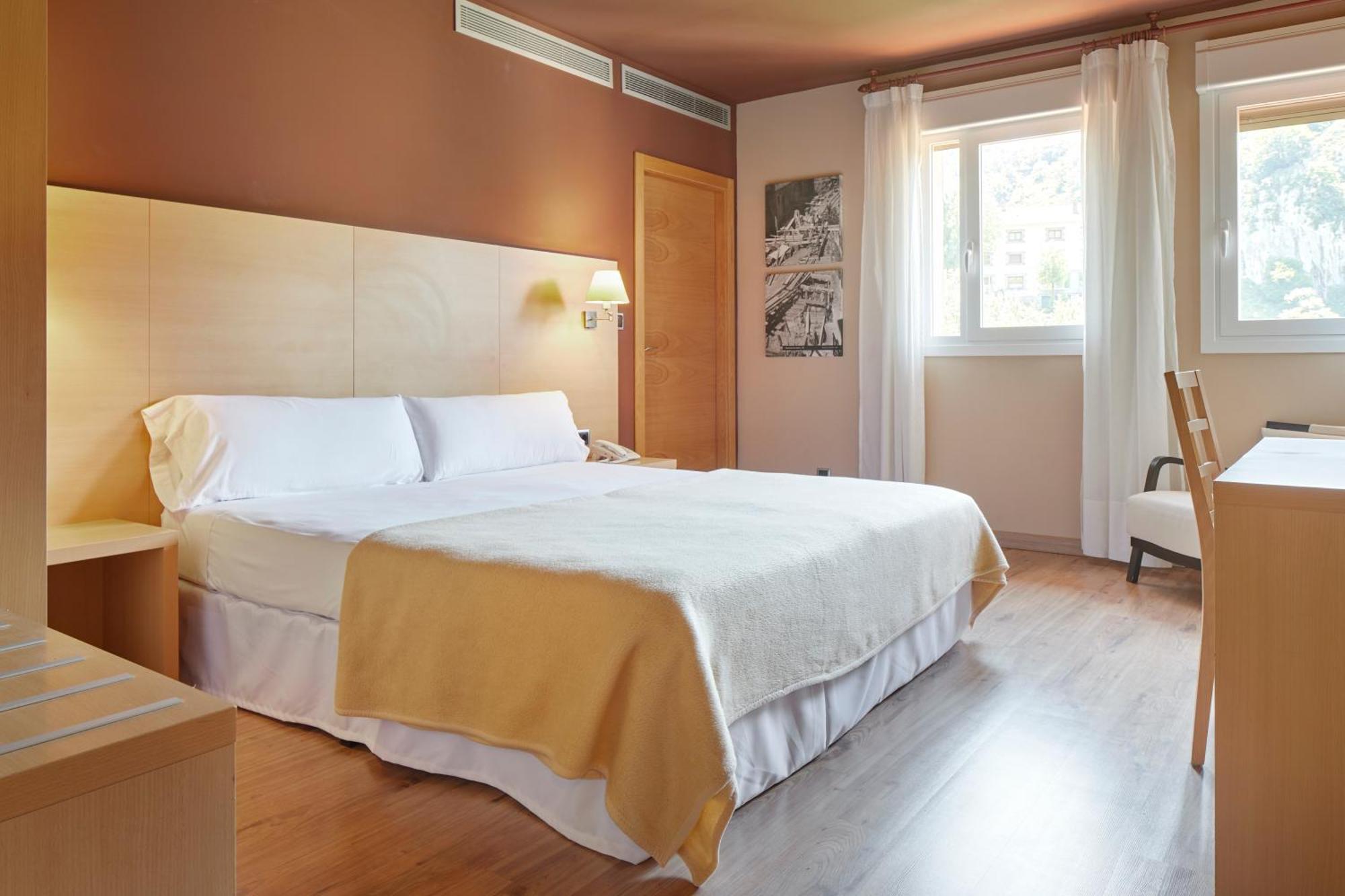Iraipe Santuario De Arantzazu Hotel Oñate エクステリア 写真